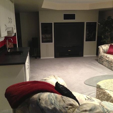 Redwood Meadows Bed And Breakfast Bragg Creek 외부 사진