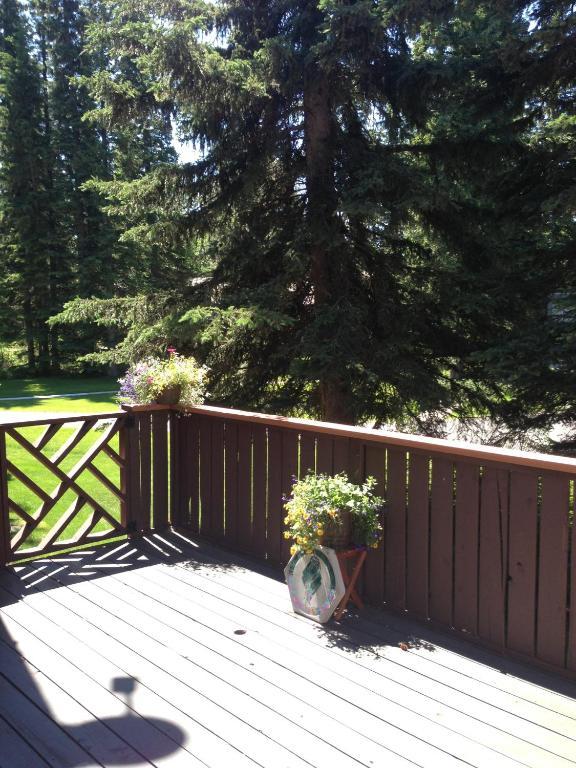 Redwood Meadows Bed And Breakfast Bragg Creek 외부 사진