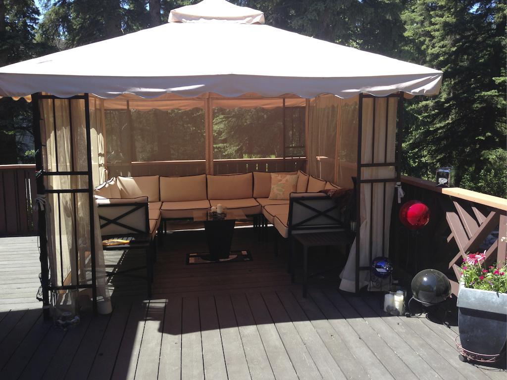 Redwood Meadows Bed And Breakfast Bragg Creek 외부 사진