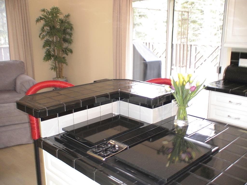Redwood Meadows Bed And Breakfast Bragg Creek 외부 사진